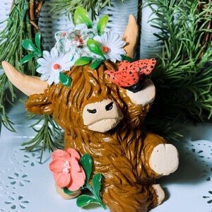 Farmhouse spring highland cow decor